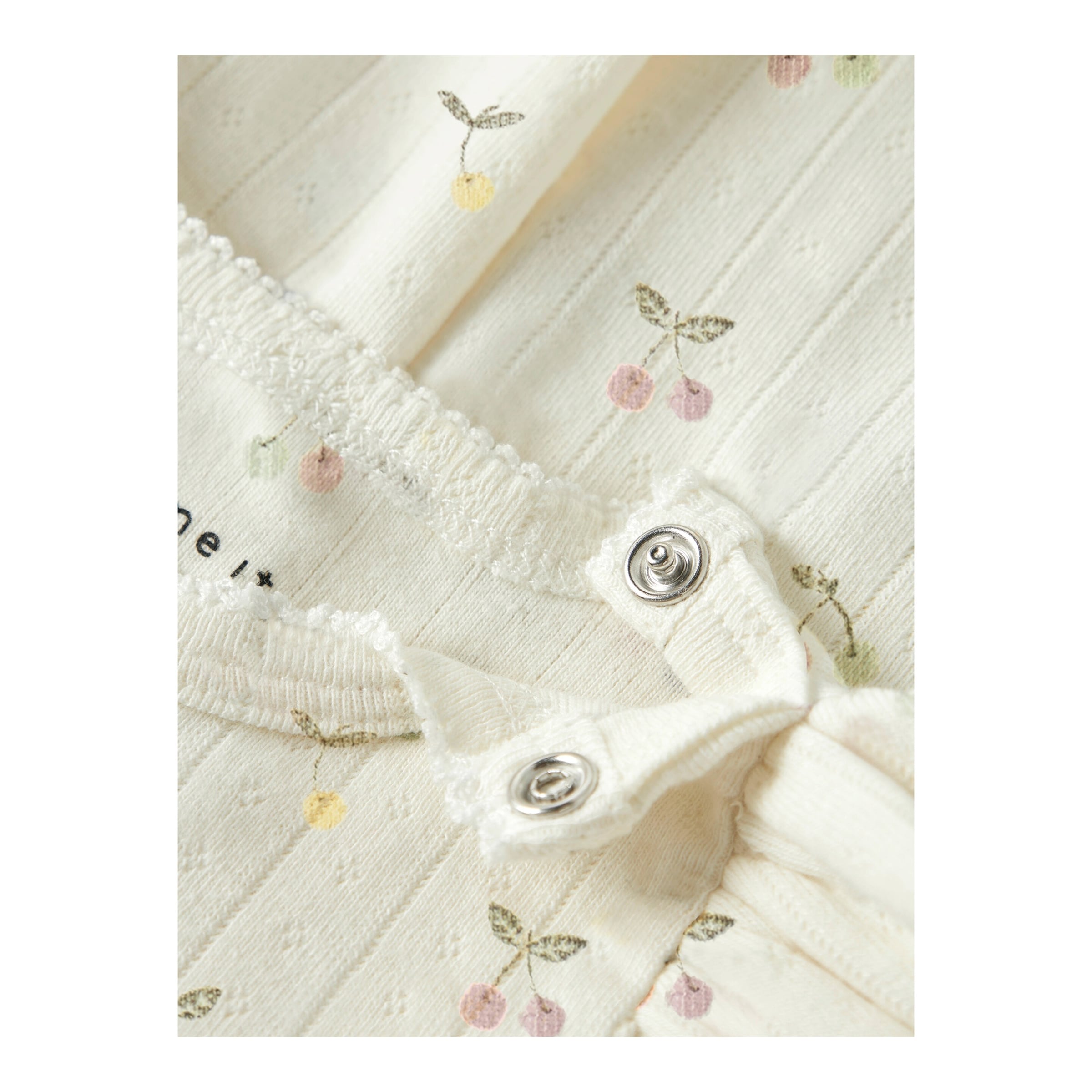 Ajour-Bodykleid mit Flügelarm Kirschen