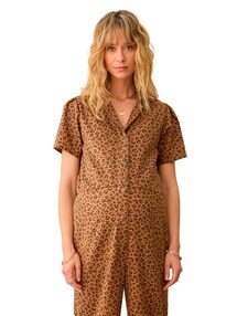 Jumpsuit mit Leoprint für Schwangerschaft und Stillzeit