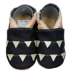 Krabbelschuhe Girlanden schwarz