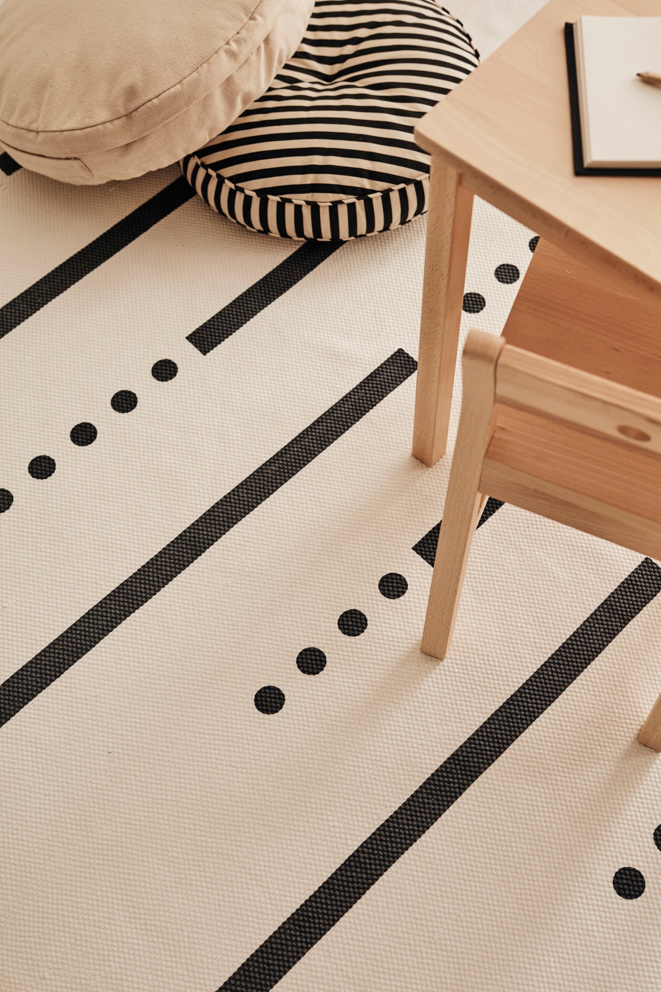 Kids Concept Teppich Linien