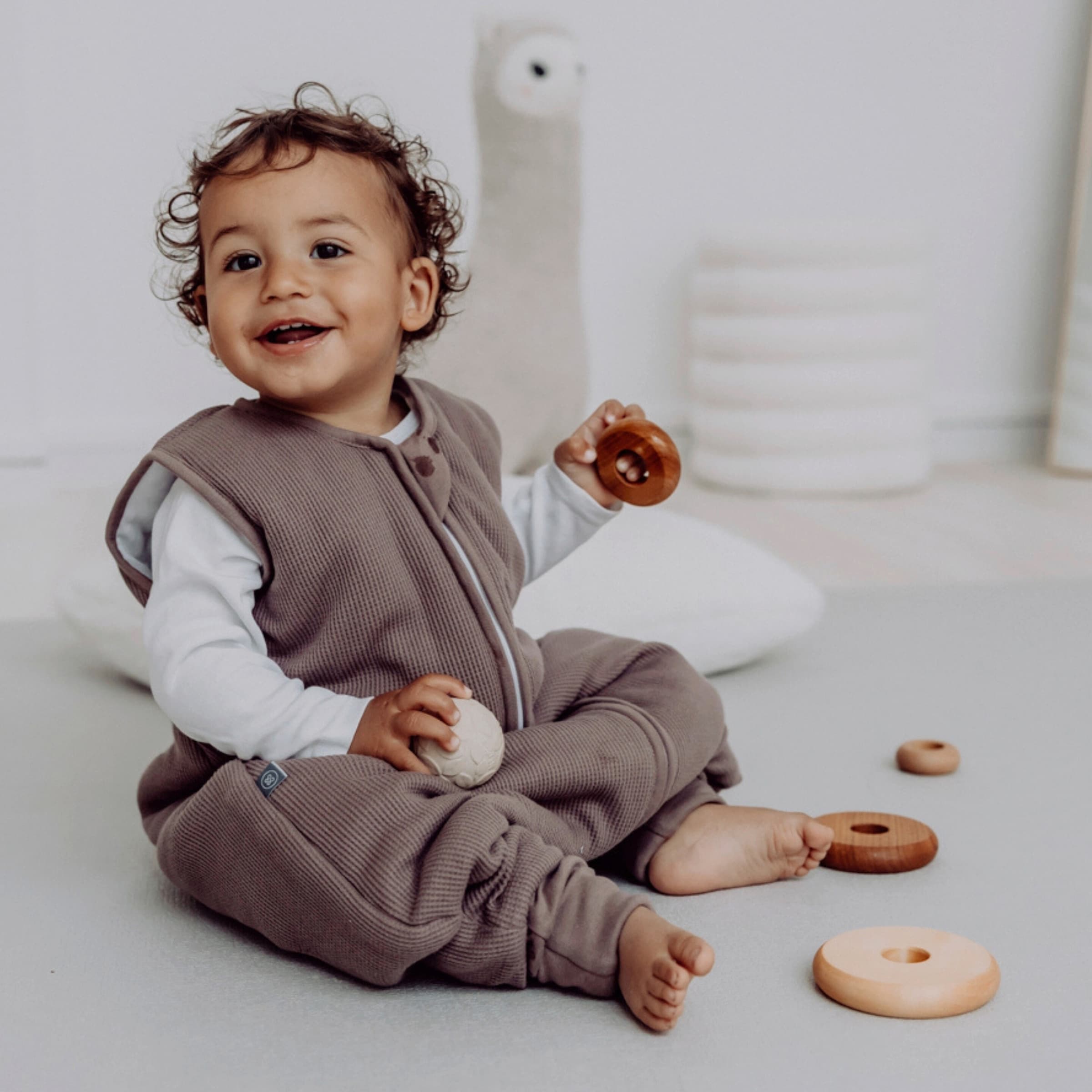 Thumbnail - Emma & Noah Ganzjahres-Sleepoverall mit Umschlag-Füßchen 2.5 TOG