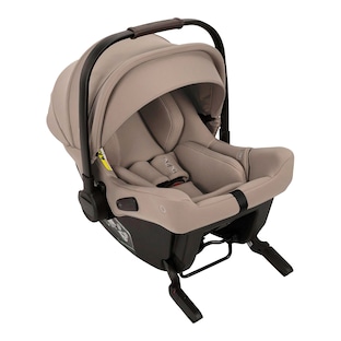 Babyschale PIPA urbn mit integrierter Isofix-Basis