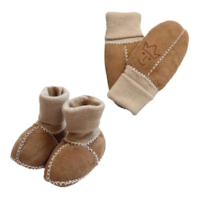 Ensemble 2 pièces chaussures à enfiler et moufles en peau d’agneau