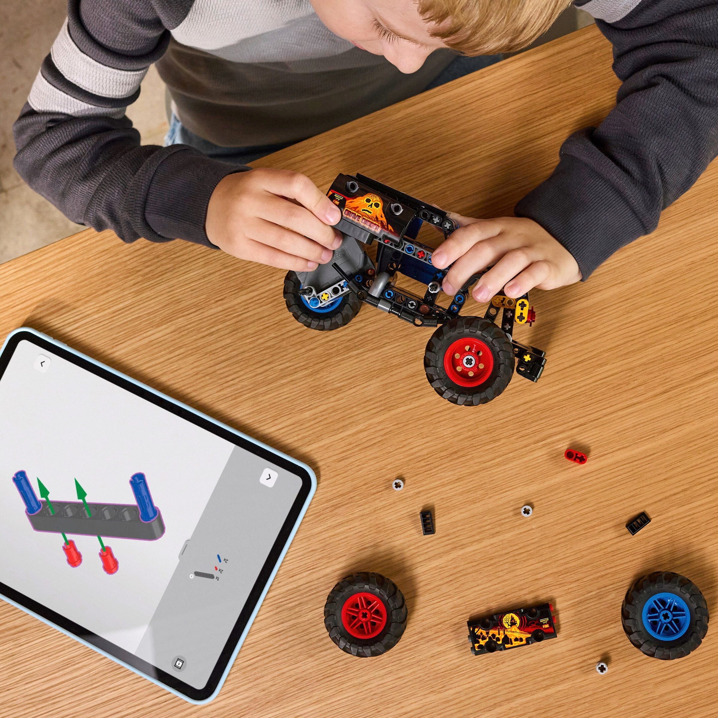 42219 Monster Jam™ Grave Digger™ Feuer und Eis