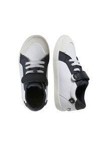 Kinder Sneakers mit Anziehtrick