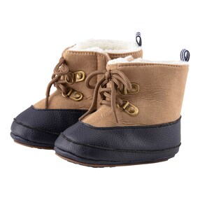Winterschuhe mit Schnürung