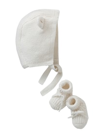 Baby Set: Mütze und Schühchen aus weichem Strick