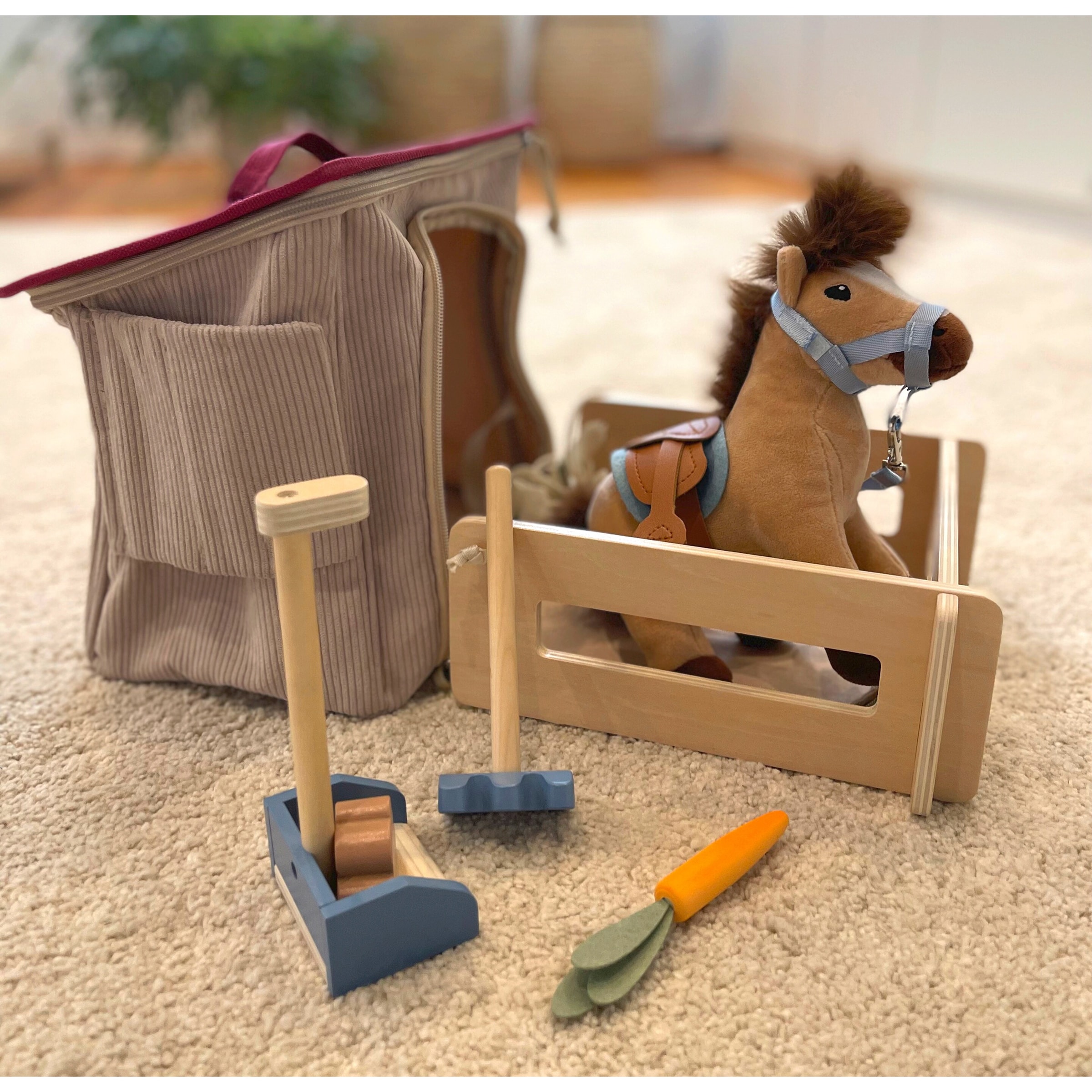 Spielset Pferd mit Stall und Zubehör in der Tasche