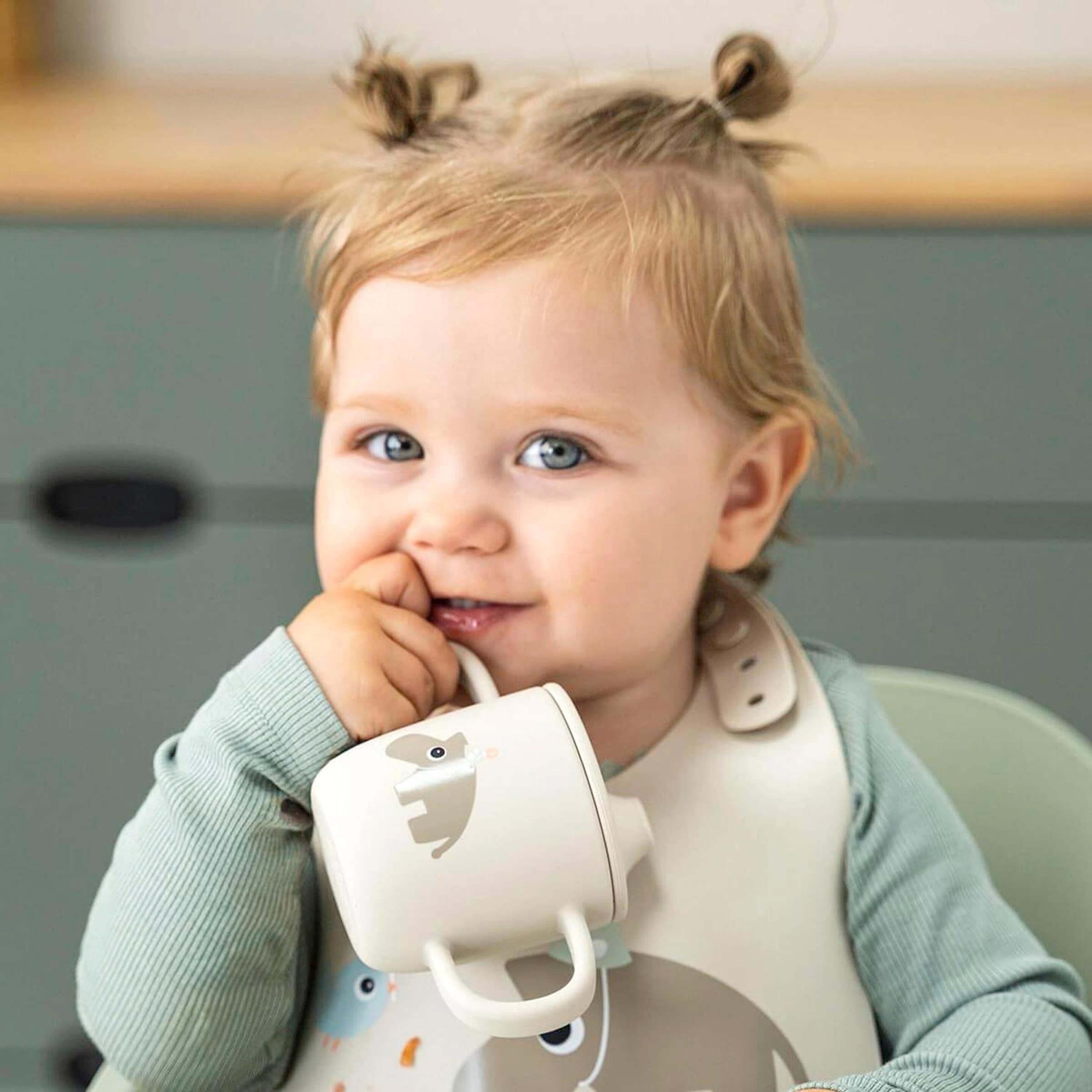 Silikonlätzchen mit Auffangschale