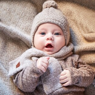 Winter-Strickmütze mit Bommel