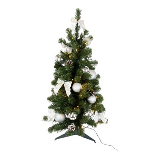 Künstlicher Weihnachtsbaum mit LED-Beleuchtung, geschmückt