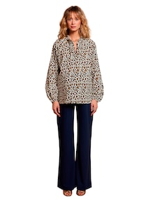 Umstandsbluse mit weiten Ärmeln in Leo-Print