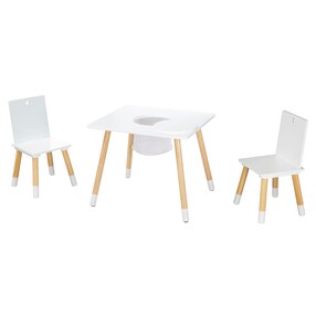 Sitzgruppe mit Aufbewahrungsnetz  