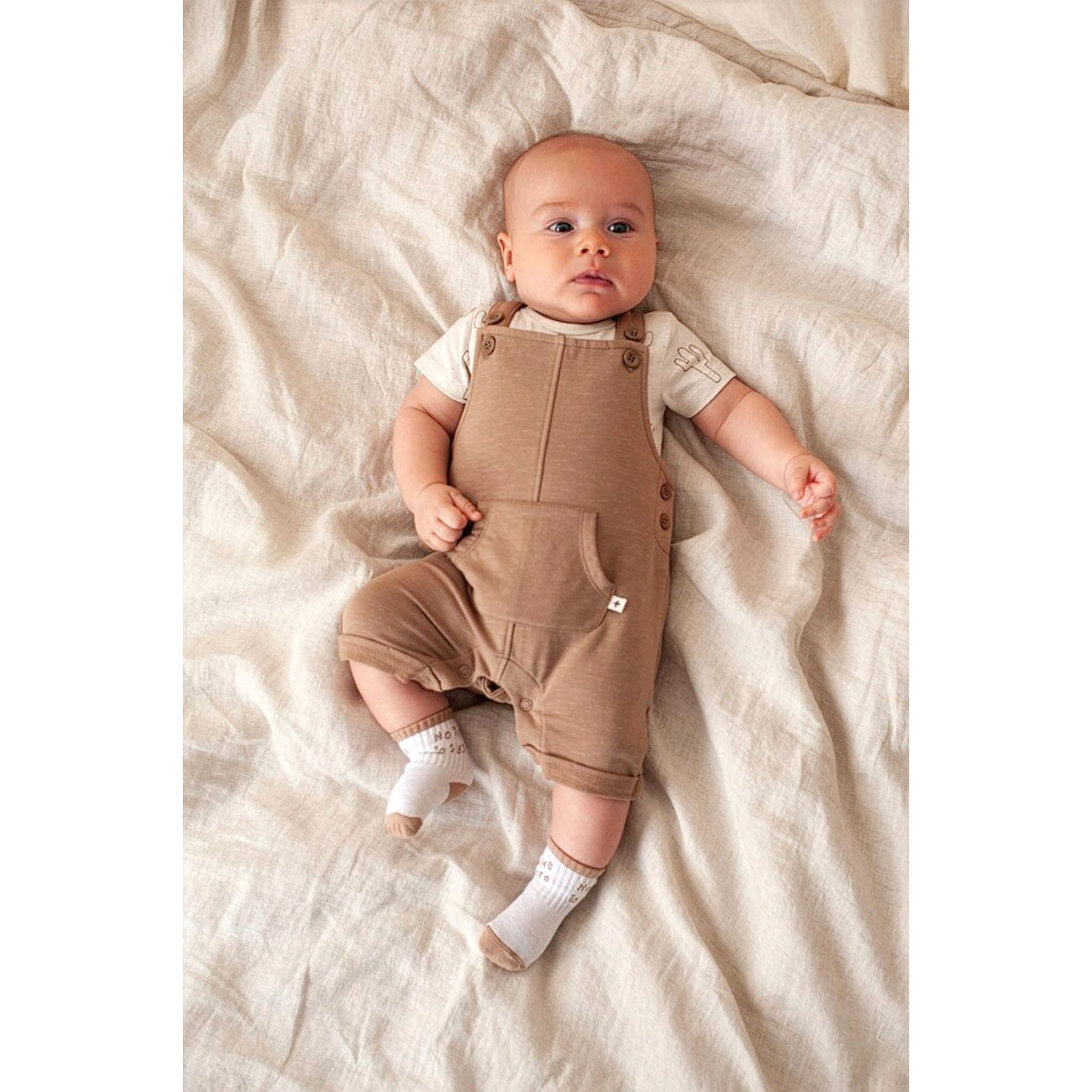 Sweat-Latzhose kurz mit Tasche