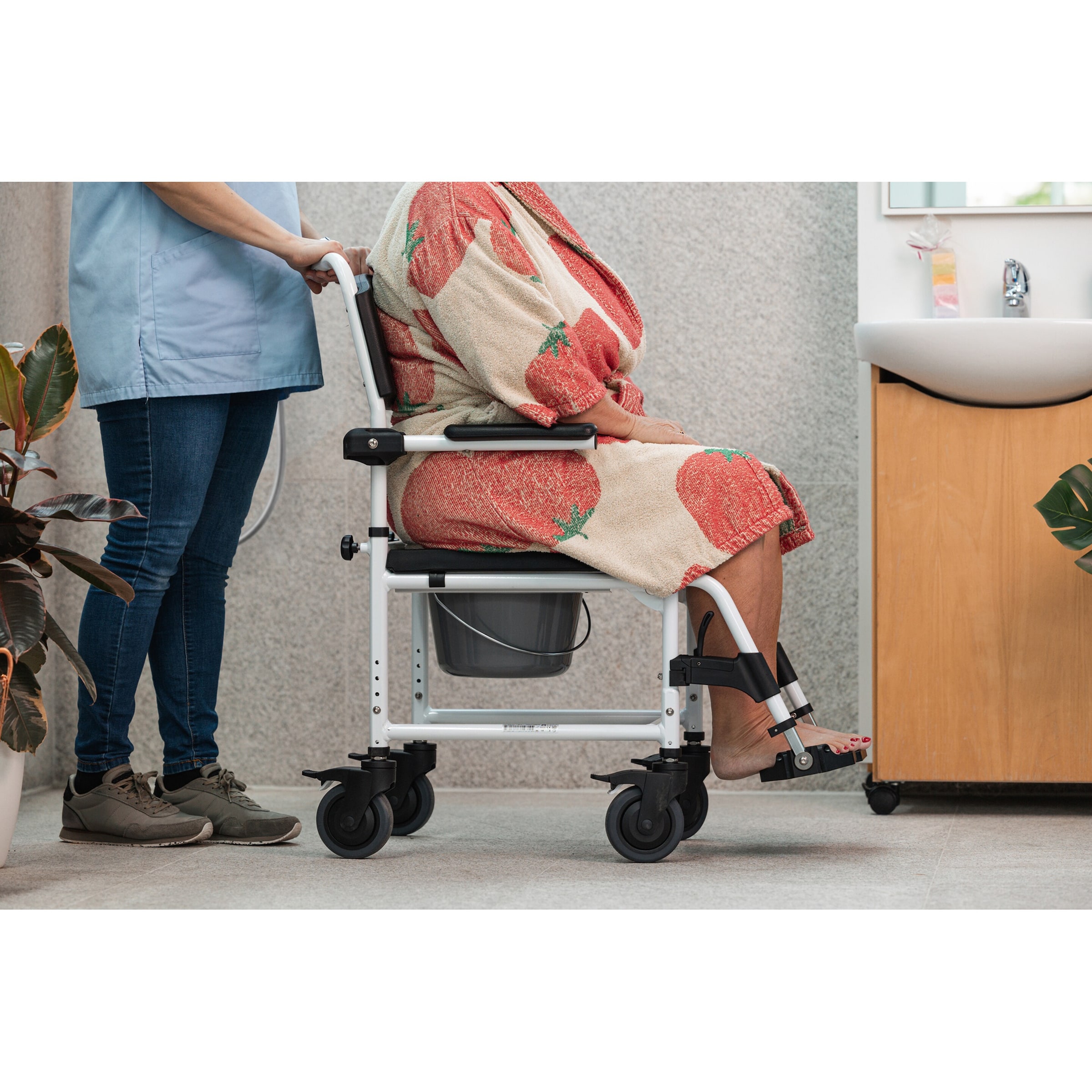 Dusch- und Toilettenrollstuhl "Kakadu“