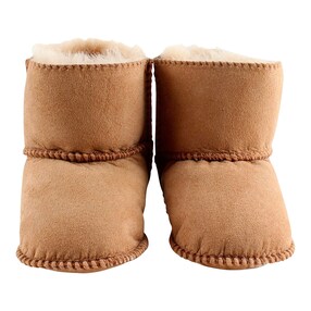 Lammfellschuhe mit Klettverschluss