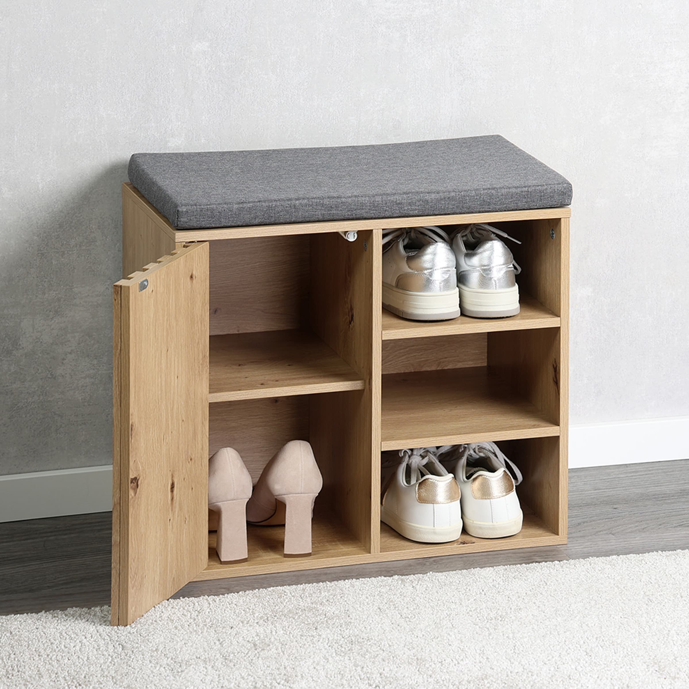 Schuhschrank mit Sitzkissen