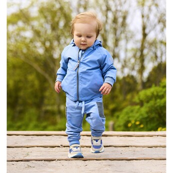 Regenjacke mit abnehmbarer Kapuze