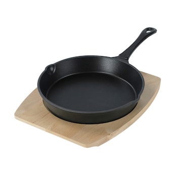 Freyersbacher Gusseisenpfanne 26 cm, Emaille Bratpfanne | mit Brett und Tuch