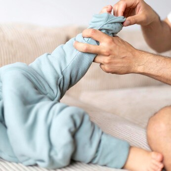 Ganzjahres-Sleepoverall mit Umschlag-Füßchen 2.5 TOG
