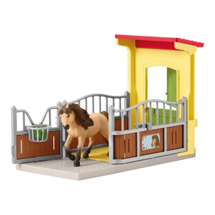 Box avec poney islandais