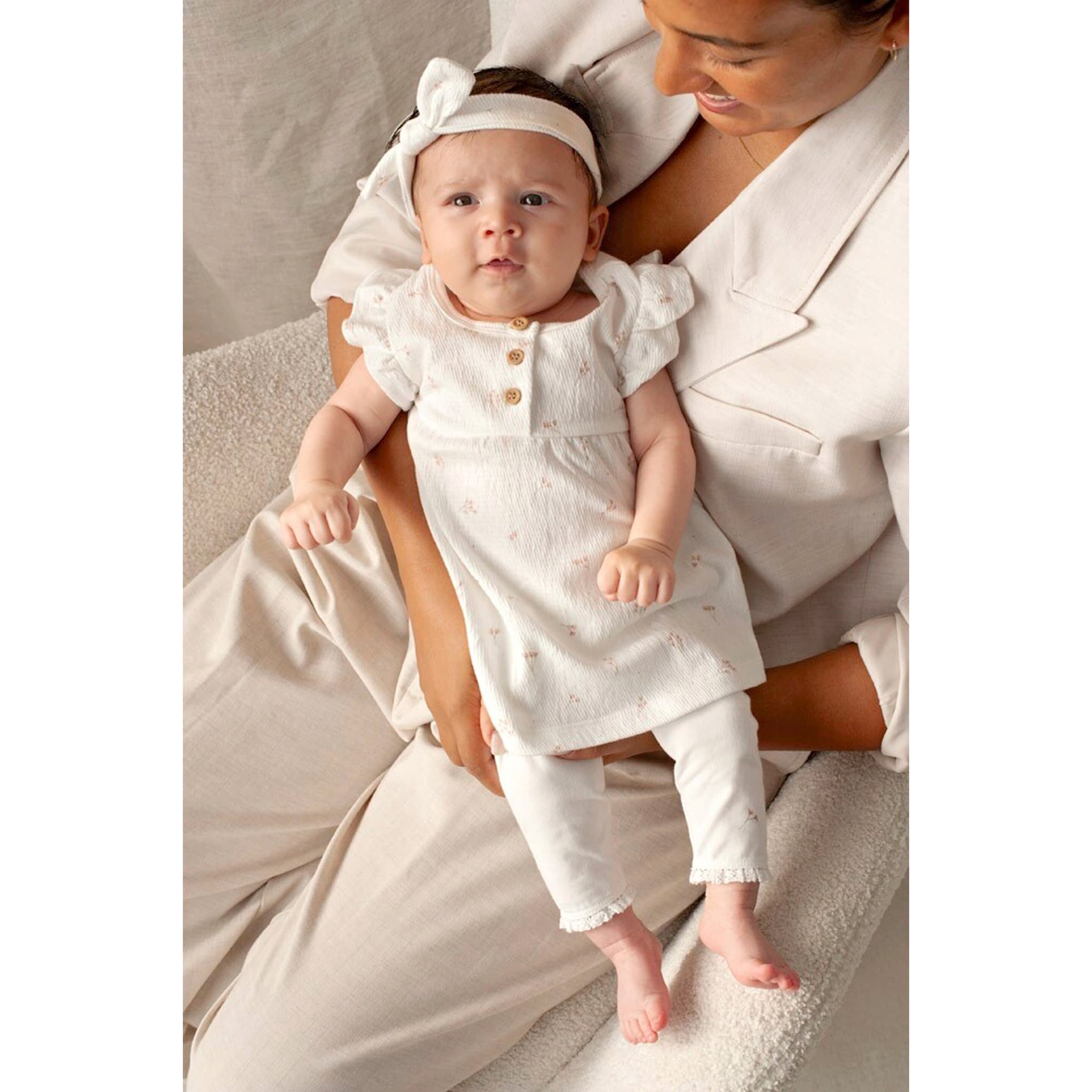 Kleid mit Flügelarm Blumen gekreppt