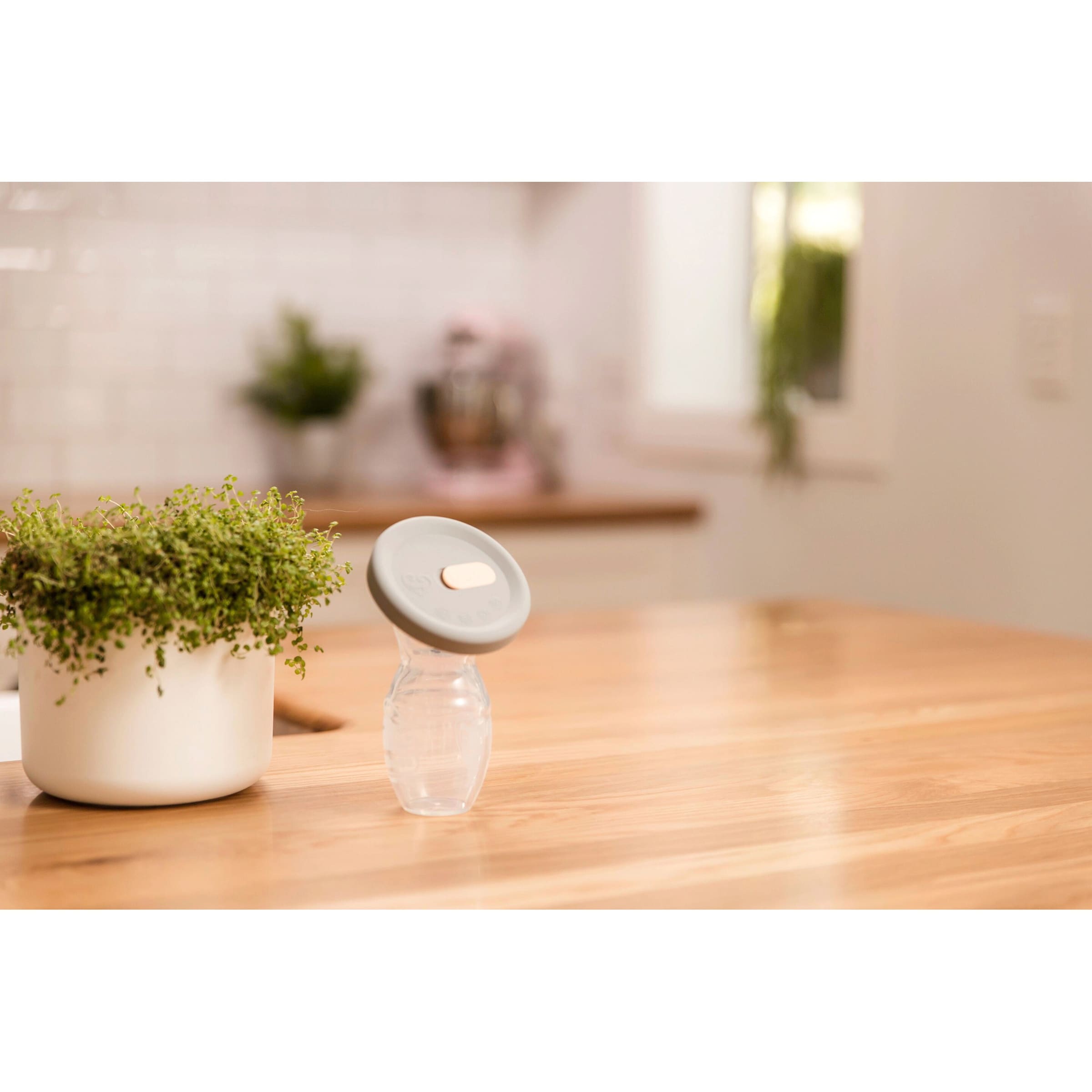 Milchpumpe 100ml mit Saugfuß + Silikondeckel