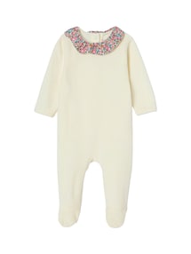 Bio-Kollektion: Baby Samt-Strampler mit Liberty-Stoff