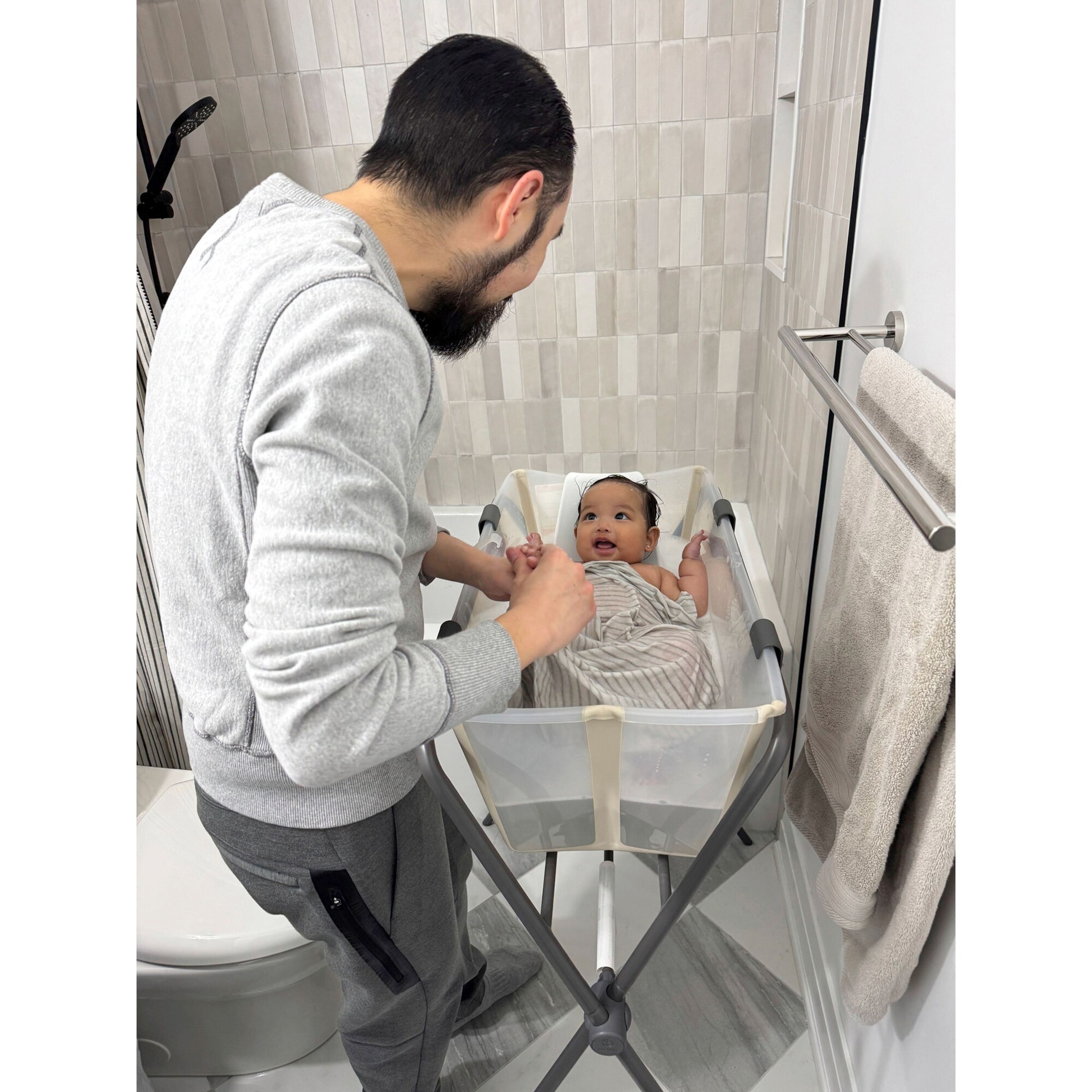 Badewanne inkl. Badewannensitz Newborn Support und Badewannenständer
