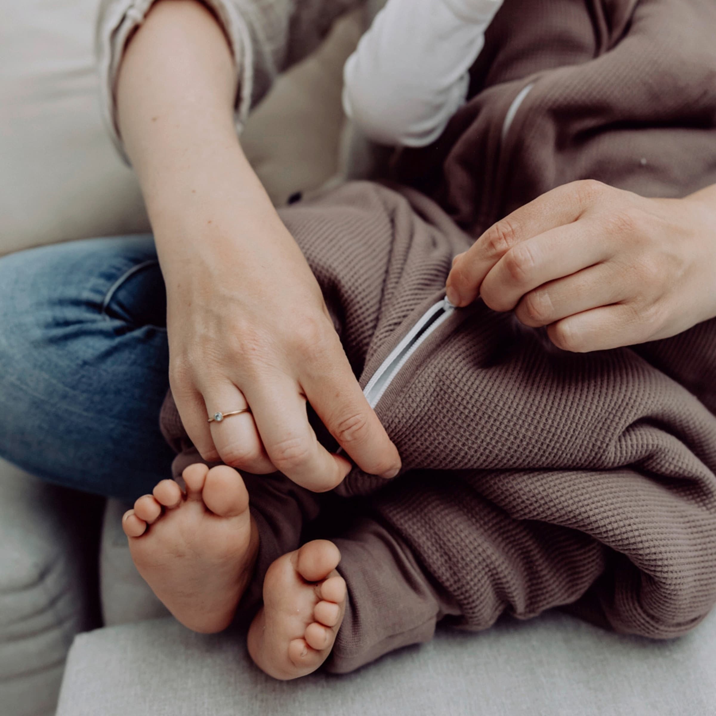 Ganzjahres-Sleepoverall mit Umschlag-Füßchen 2.5 TOG