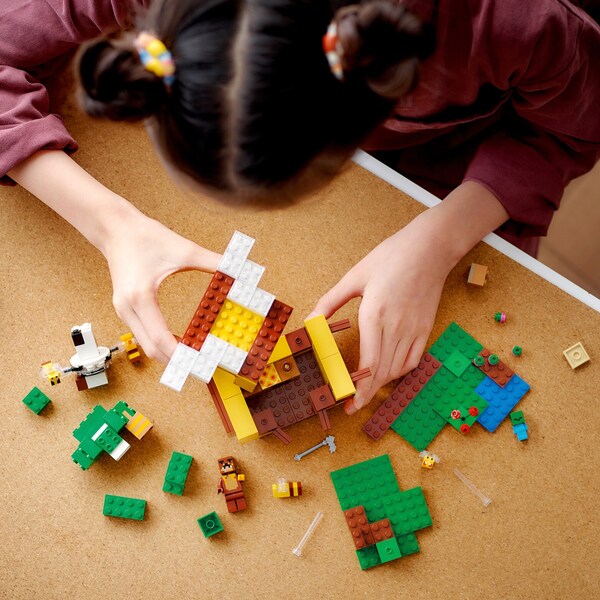 LEGO® - Minecraft - 21241 Das Bienenhäuschen | baby-walz | Konstruktionsspielzeug