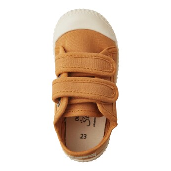 Schuhe mit Klettverschluss