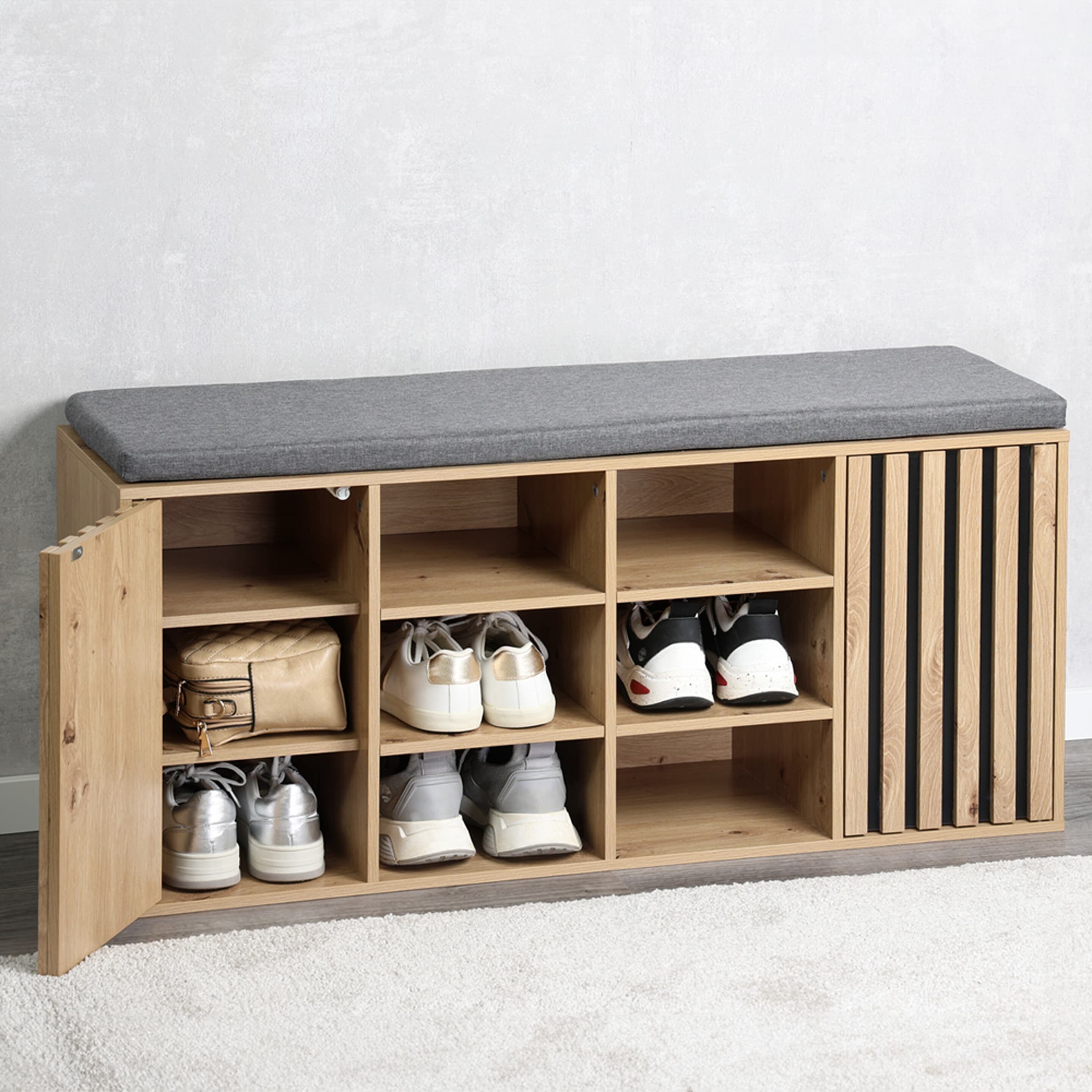 Schuhschrank mit Sitzkissen