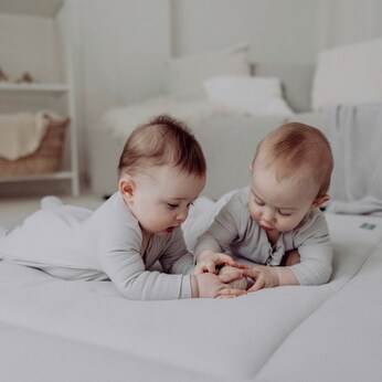 Krabbeldecke Mini Piqué 120x120 cm